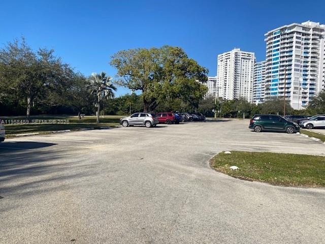 2851 Leonard Dr #J405 Aventura, FL 33160