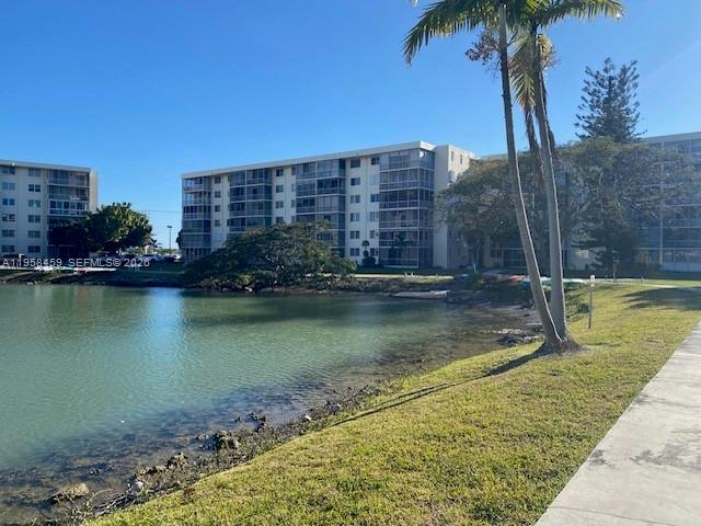 2851 Leonard Dr #J405 Aventura, FL 33160