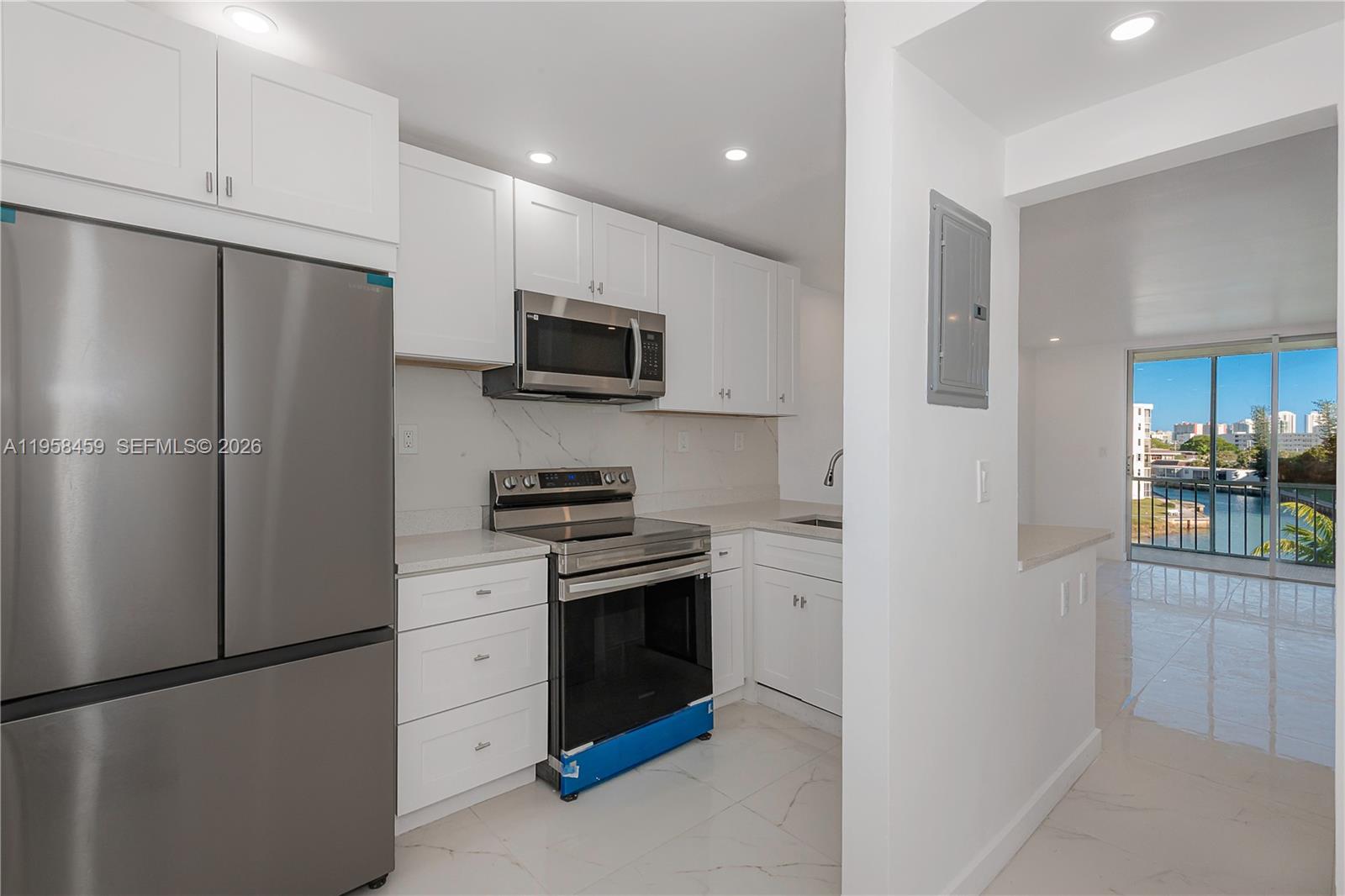 2851 Leonard Dr #J405 Aventura, FL 33160