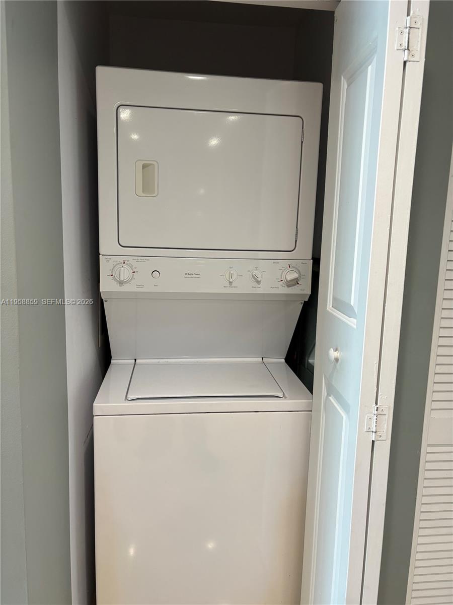 7900 Harbor Is Dr #622 North Bay Village, FL 33141