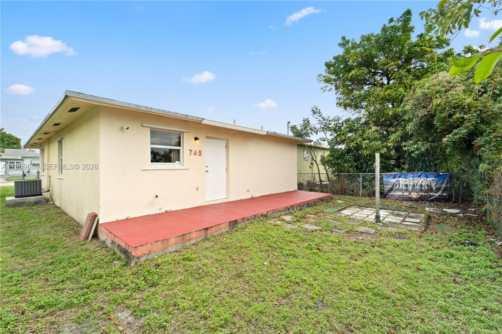 745 NW 3rd Ct Hallandale Beach, FL 33009