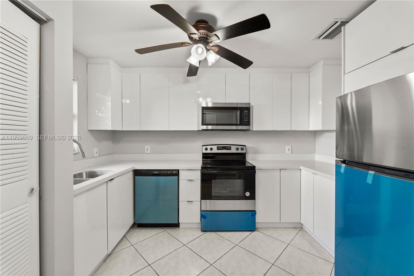 745 NW 3rd Ct Hallandale Beach, FL 33009