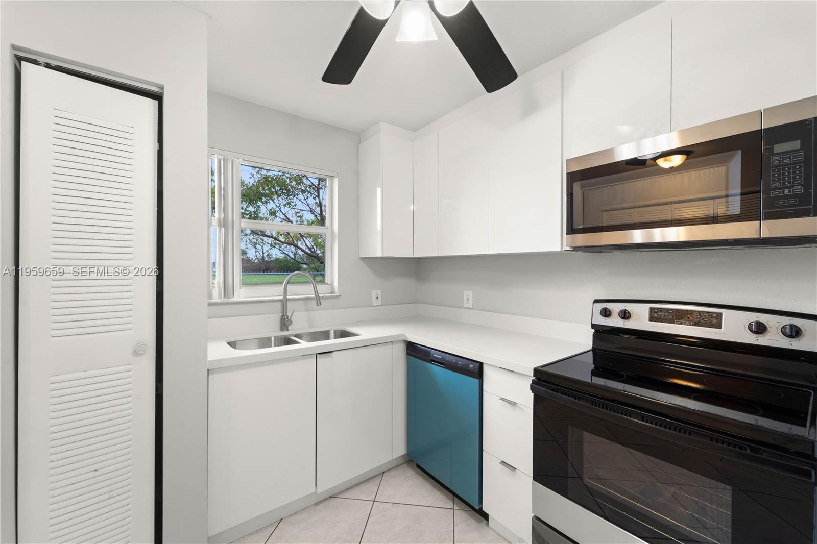 745 NW 3rd Ct Hallandale Beach, FL 33009