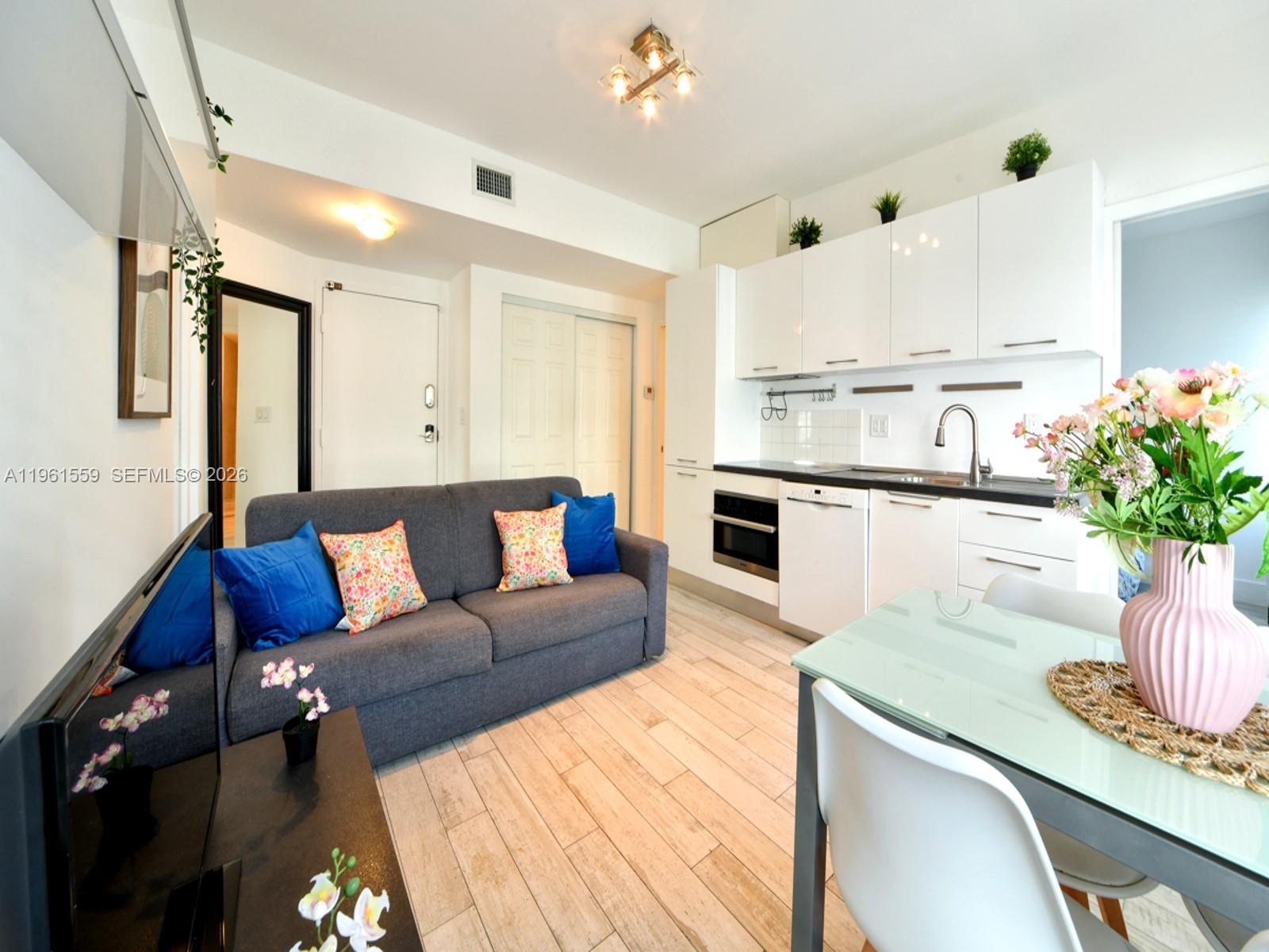 811 Jefferson Ave #204 Miami Beach, FL 33139