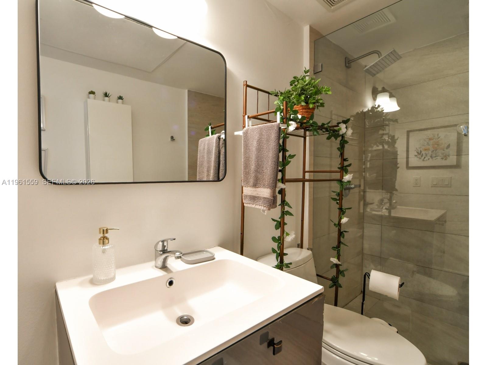 811 Jefferson Ave #204 Miami Beach, FL 33139