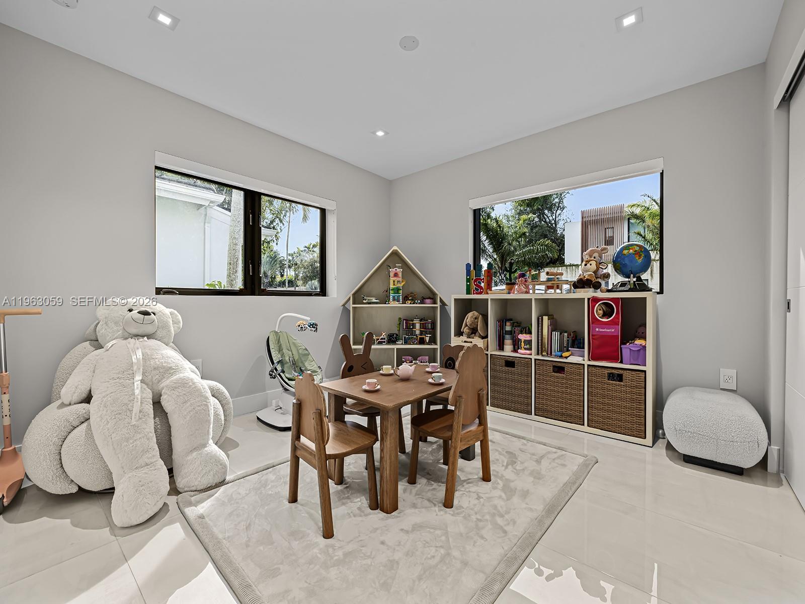 7701 SW 50th Ct Miami, FL 33143