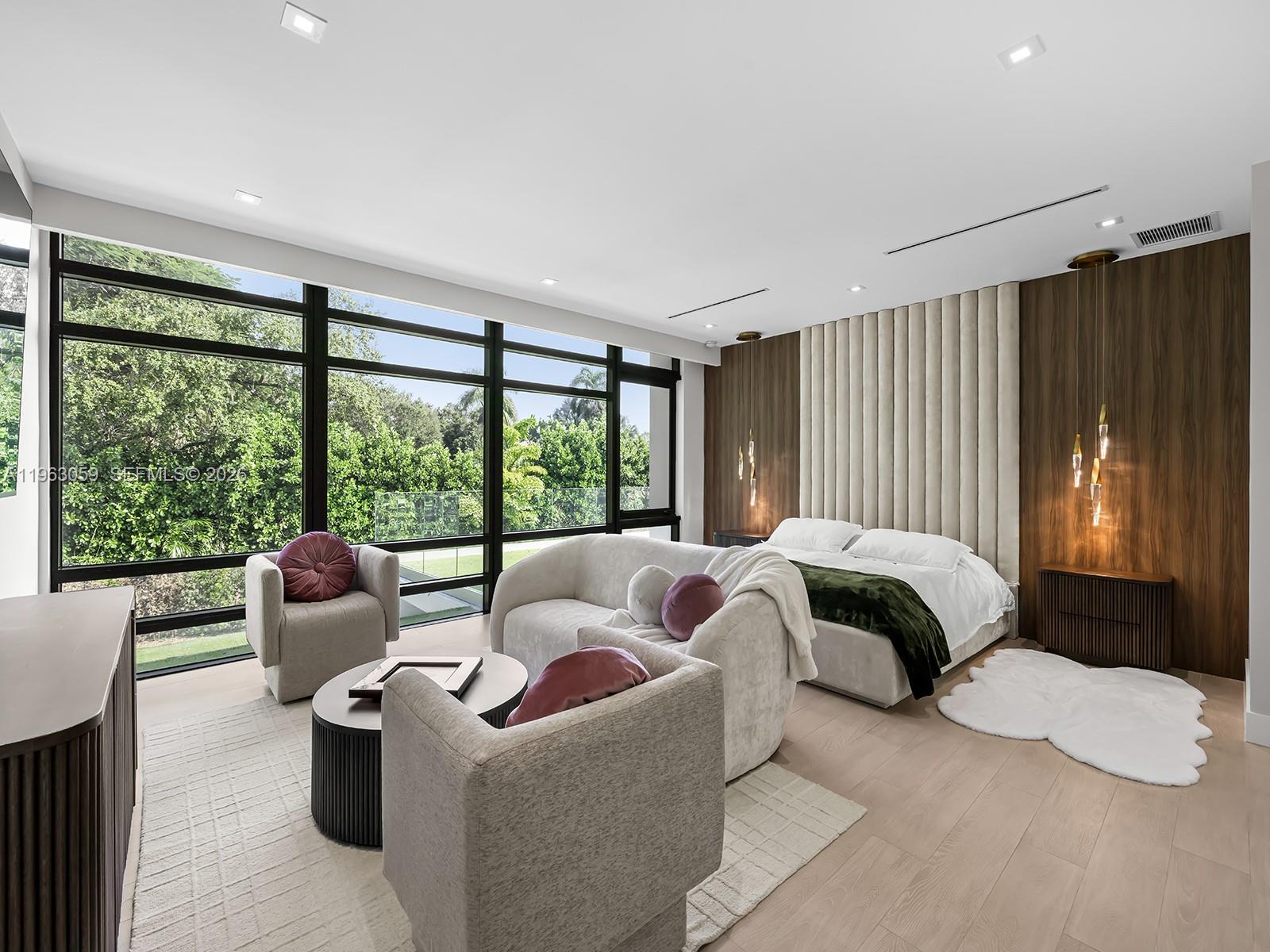 7701 SW 50th Ct Miami, FL 33143