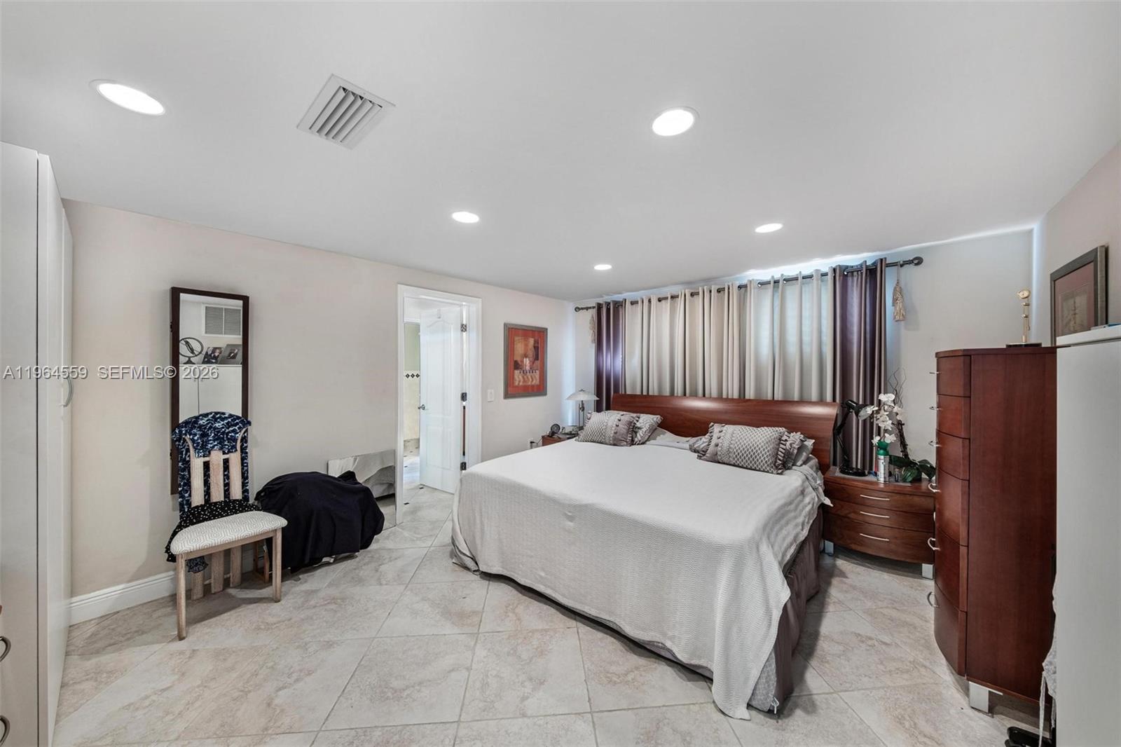 5990 SW 83rd St South Miami, FL 33143