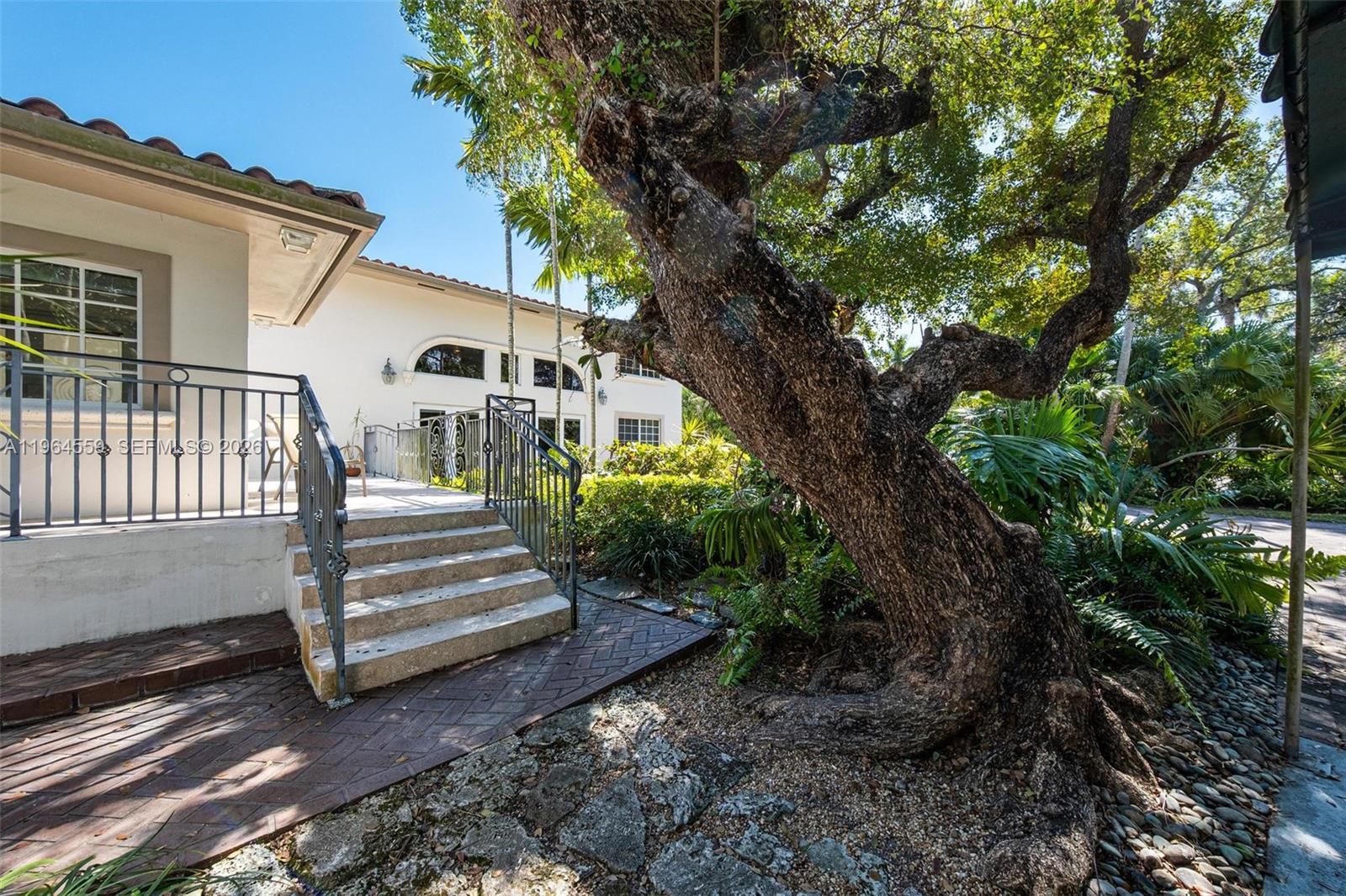 5990 SW 83rd St South Miami, FL 33143