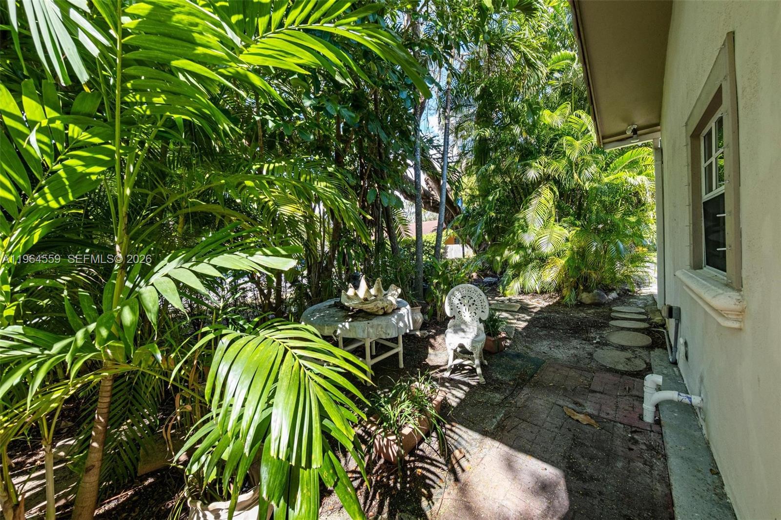 5990 SW 83rd St South Miami, FL 33143