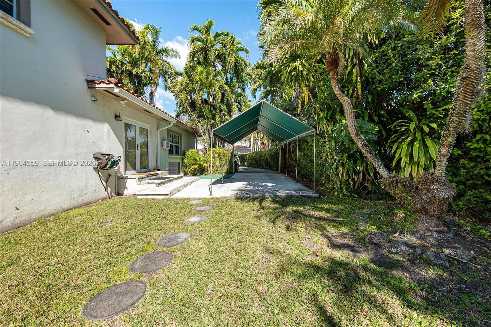 5990 SW 83rd St South Miami, FL 33143