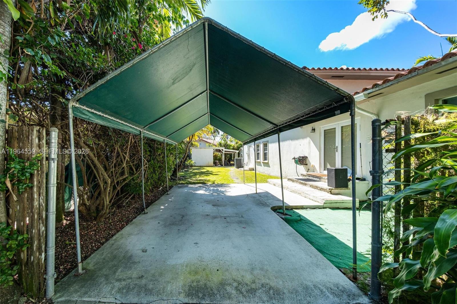 5990 SW 83rd St South Miami, FL 33143