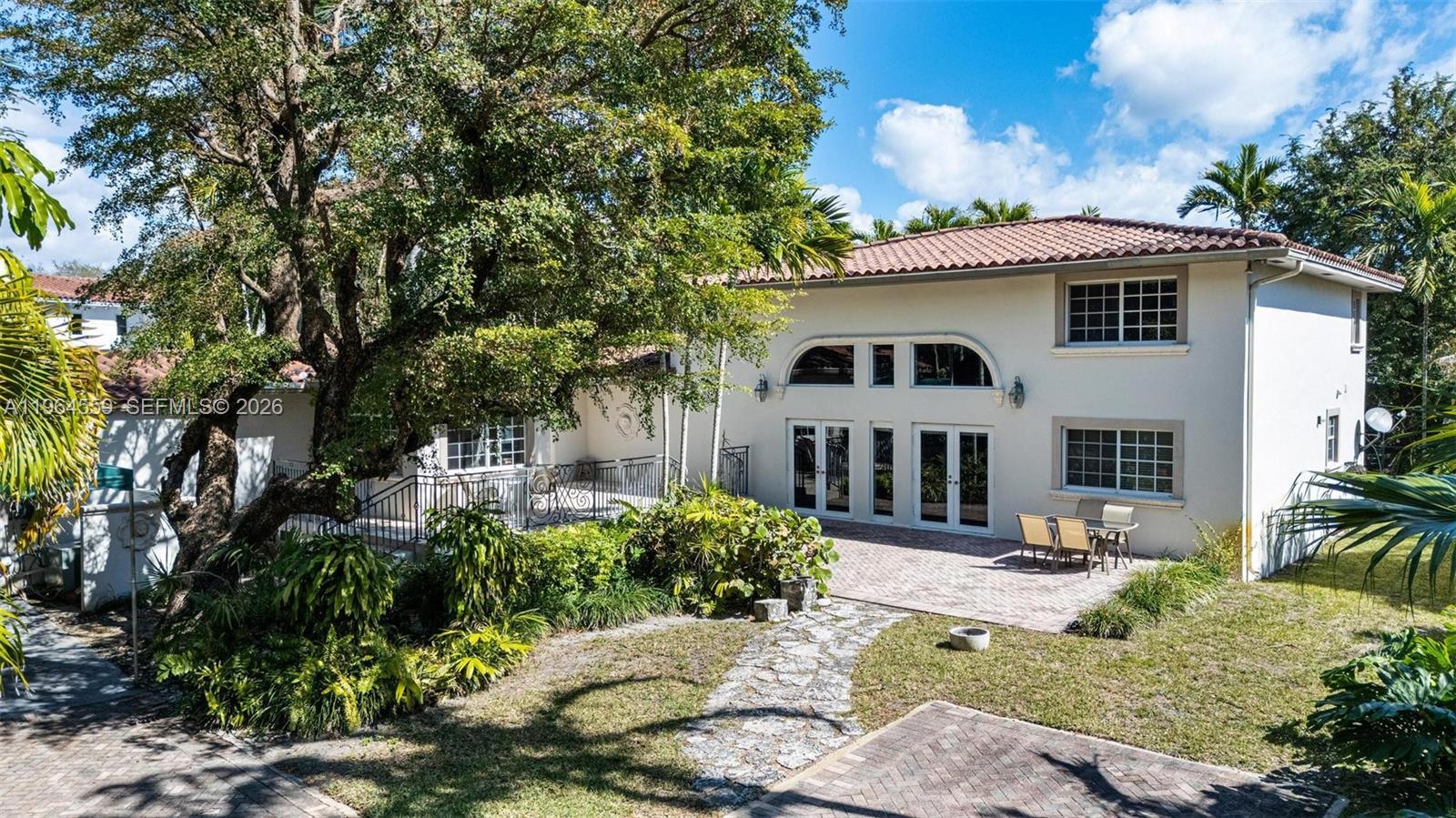 5990 SW 83rd St South Miami, FL 33143