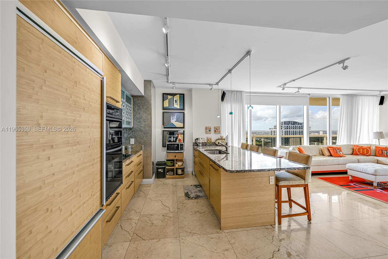 image Beach Club 232