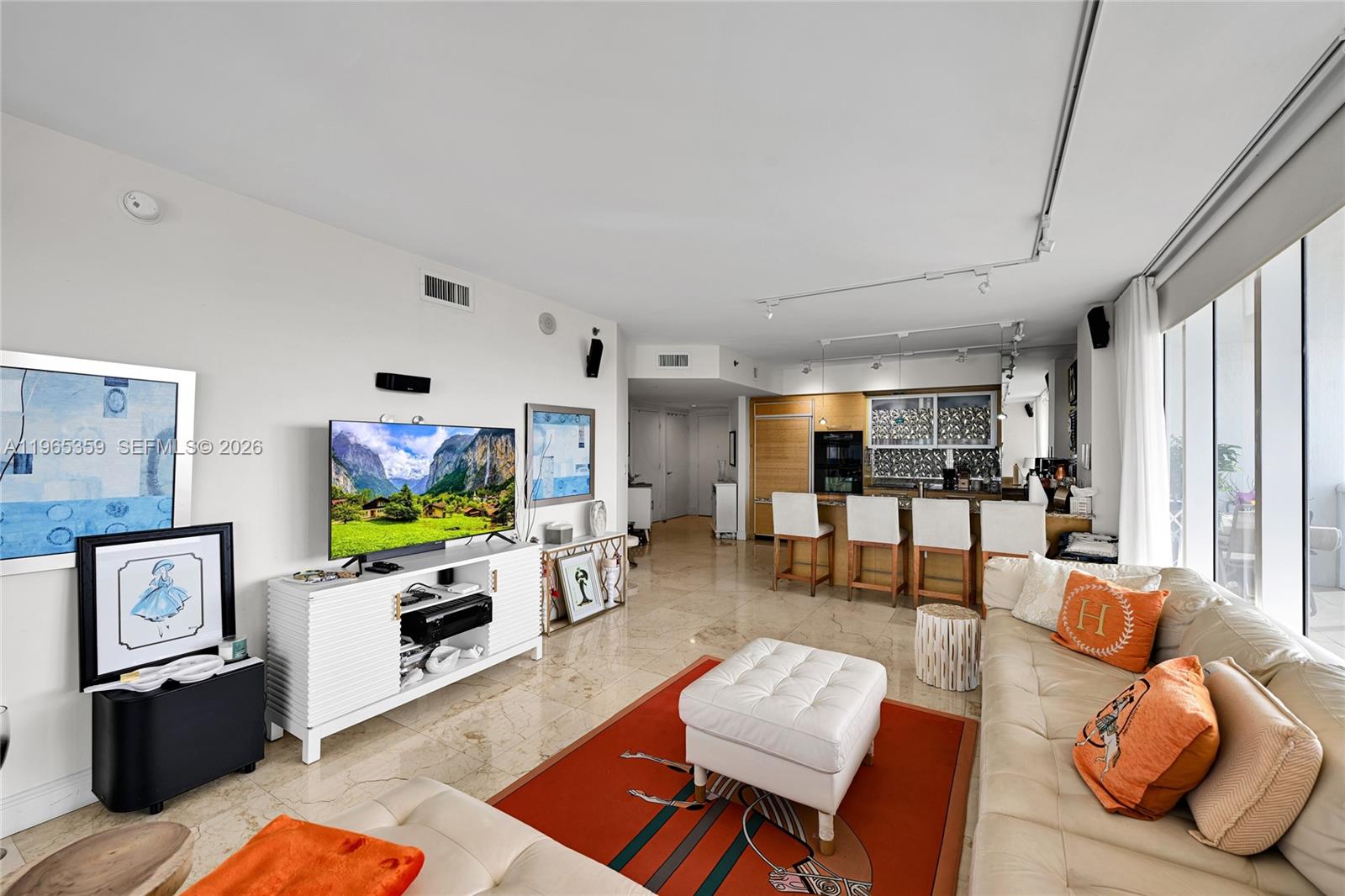 image Beach Club 235