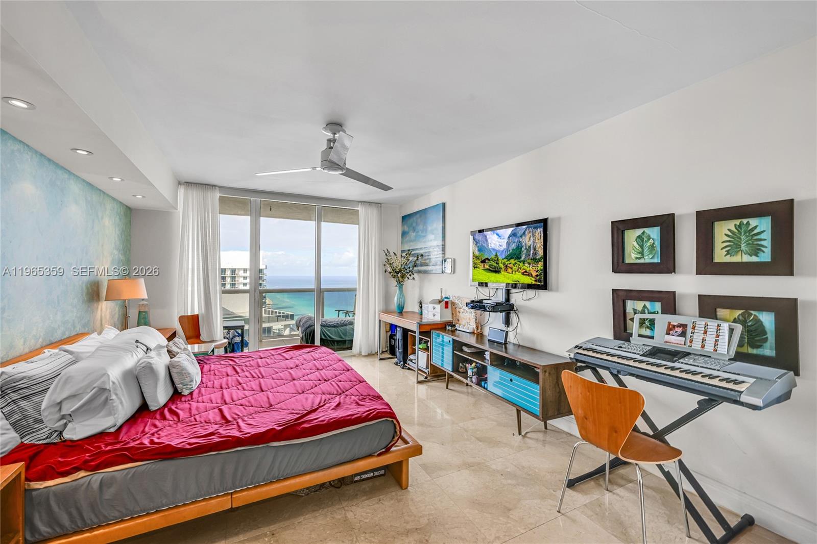 image Beach Club 237