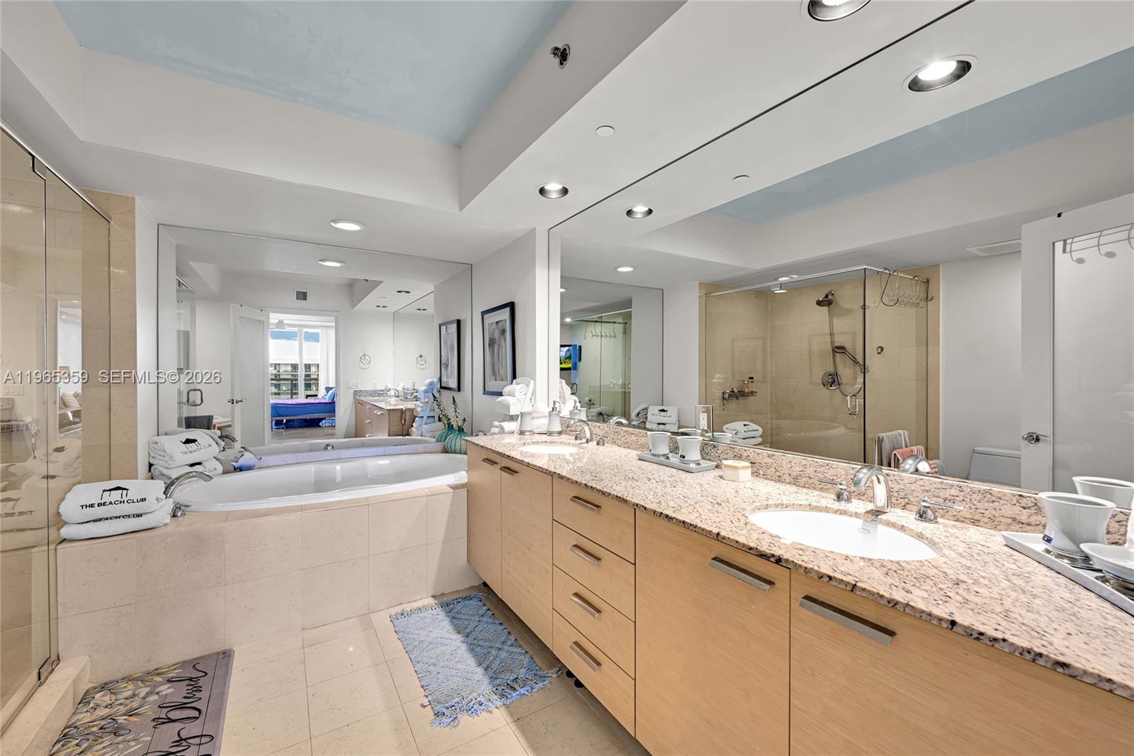 image Beach Club 239