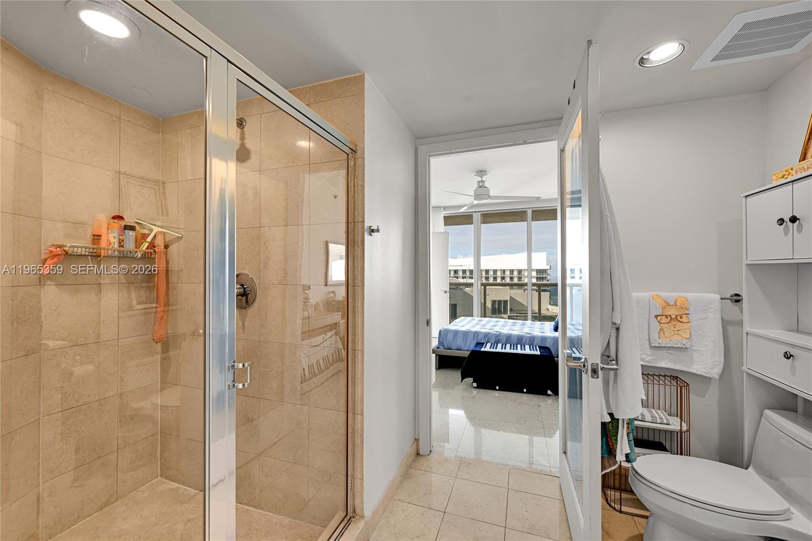 image Beach Club 242