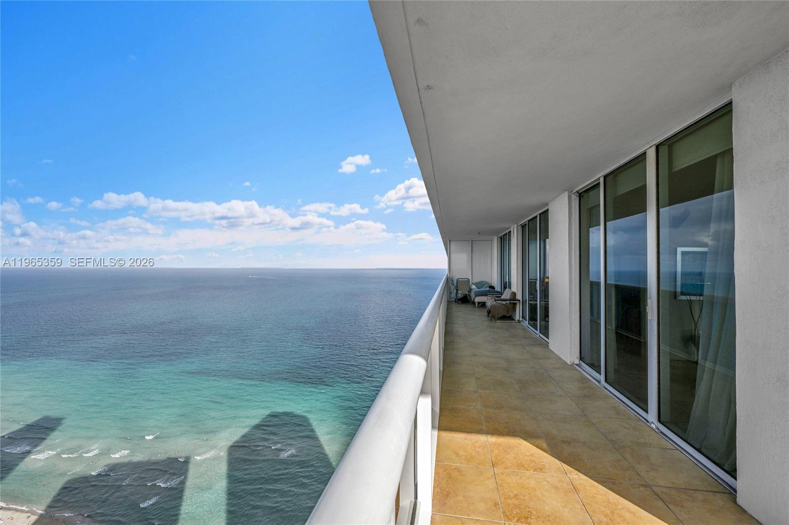 image Beach Club 243