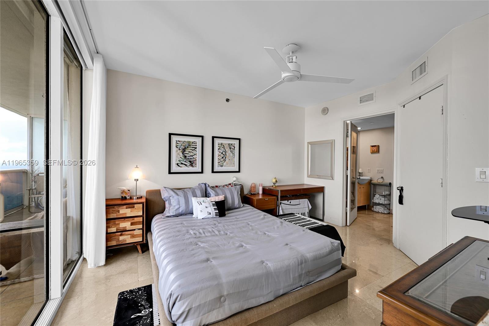 image Beach Club 250