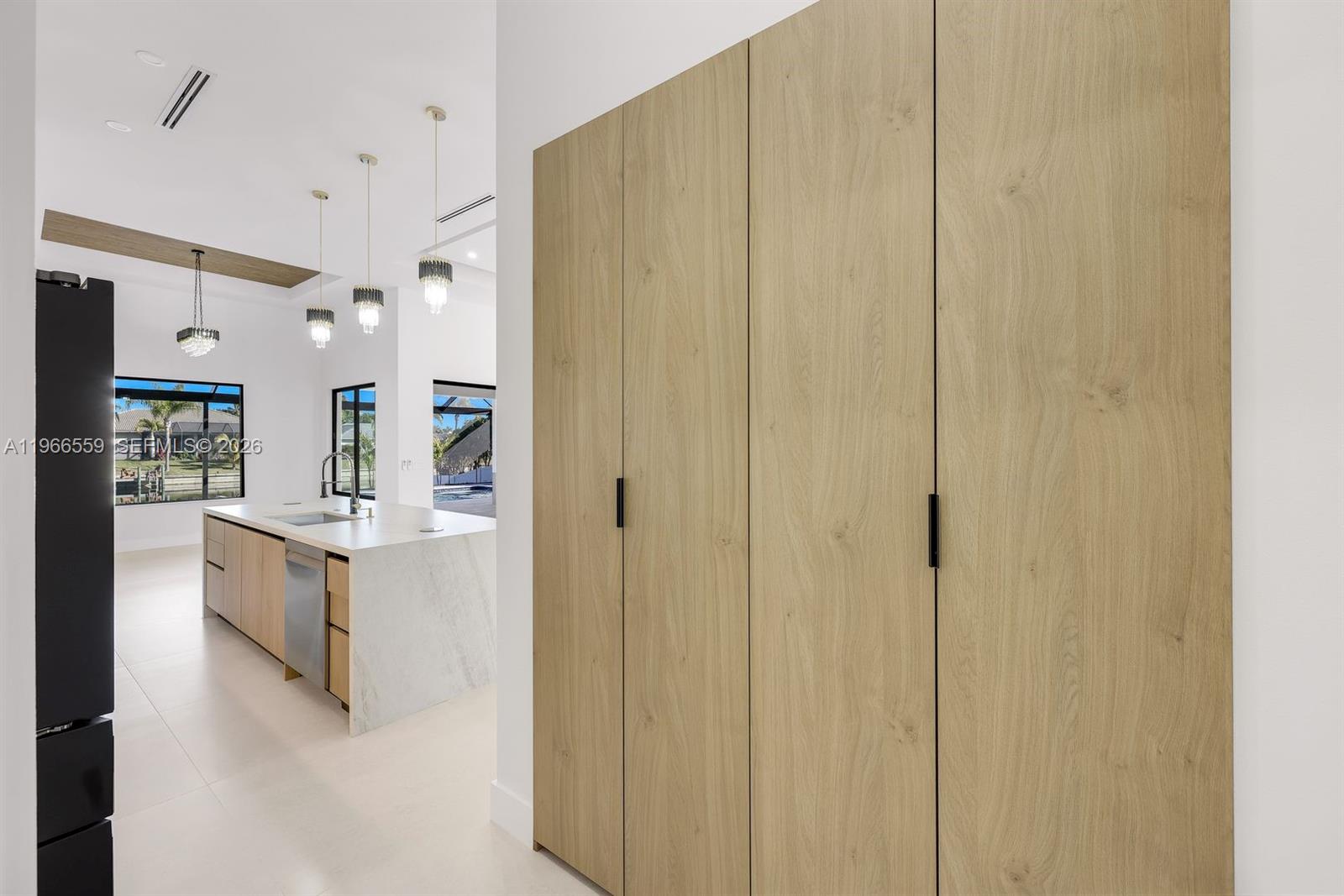 141 Se 21st St Cape Coral, FL 33909