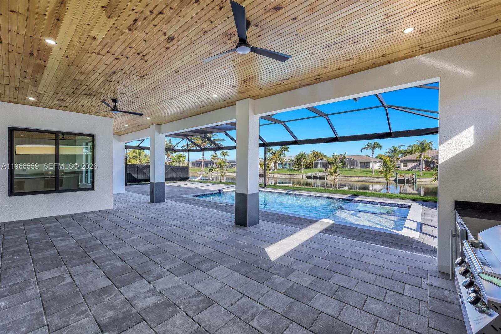 141 Se 21st St Cape Coral, FL 33909