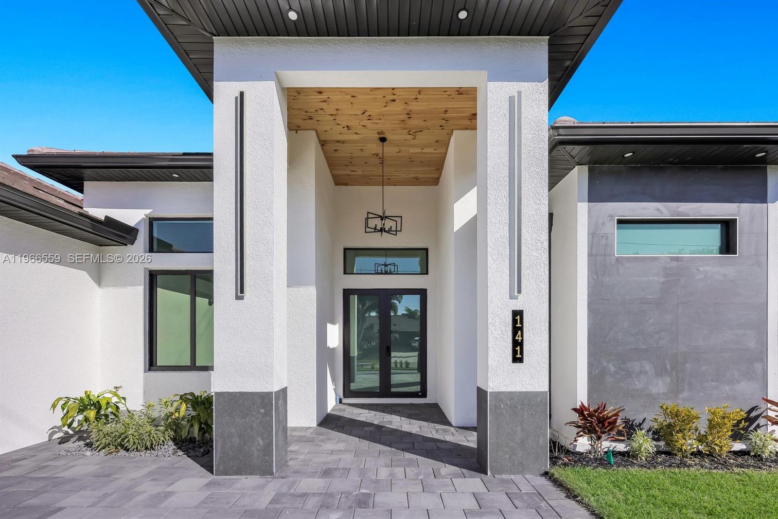 141 Se 21st St Cape Coral, FL 33909