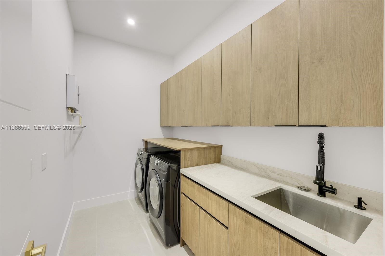 141 Se 21st St Cape Coral, FL 33909