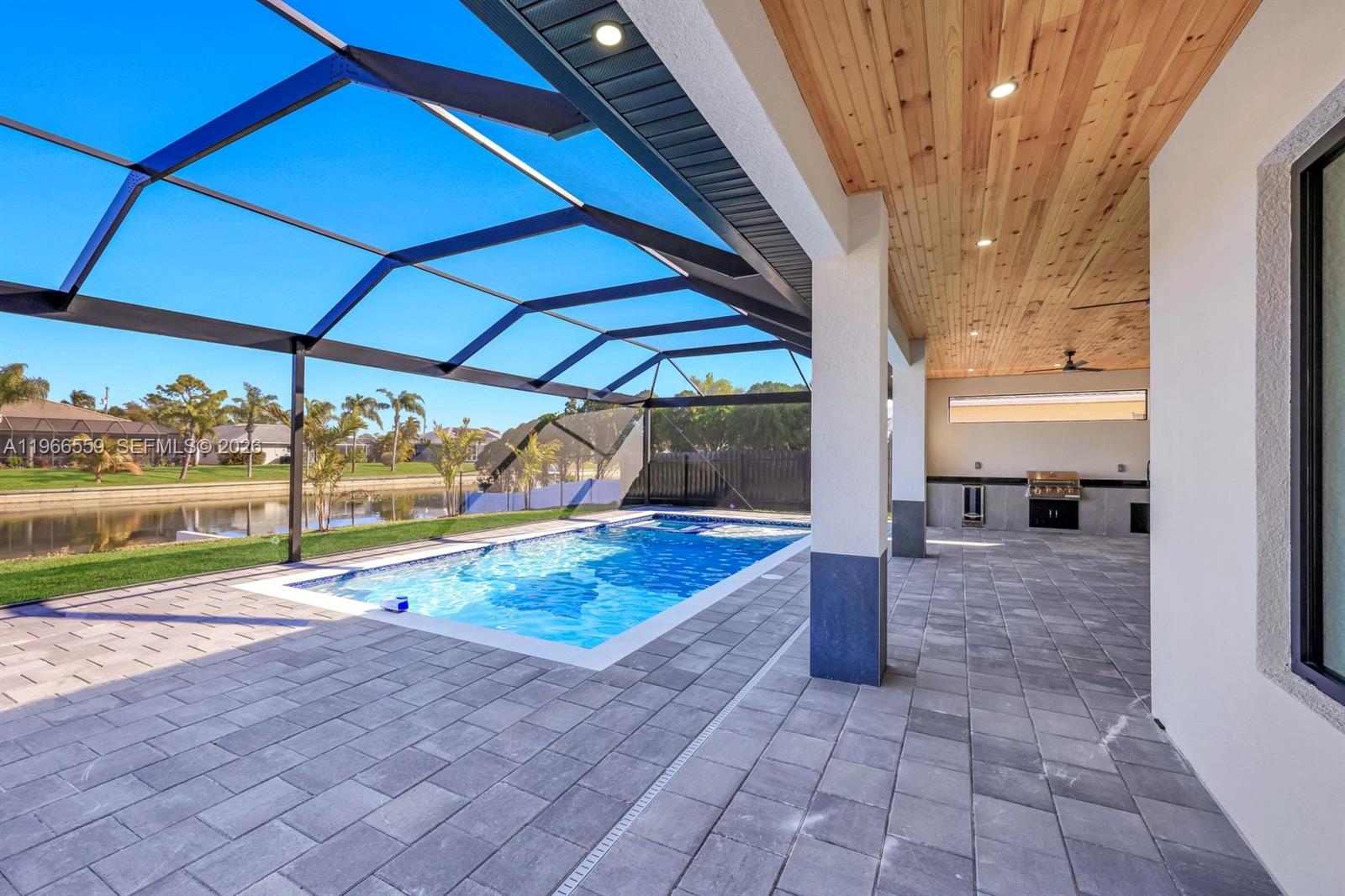 141 Se 21st St Cape Coral, FL 33909