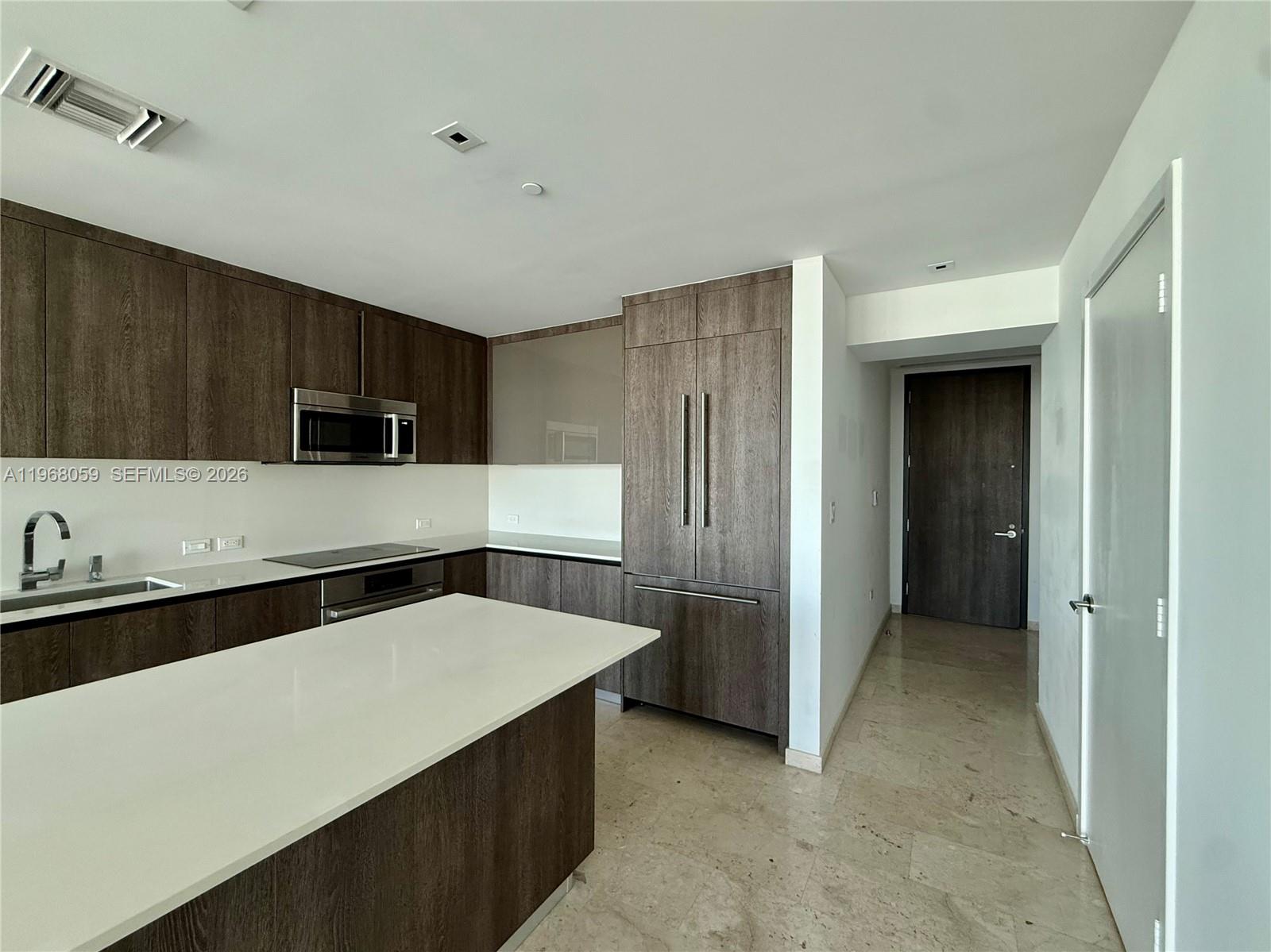 88 SW 7th St #1808 Miami, FL 33130