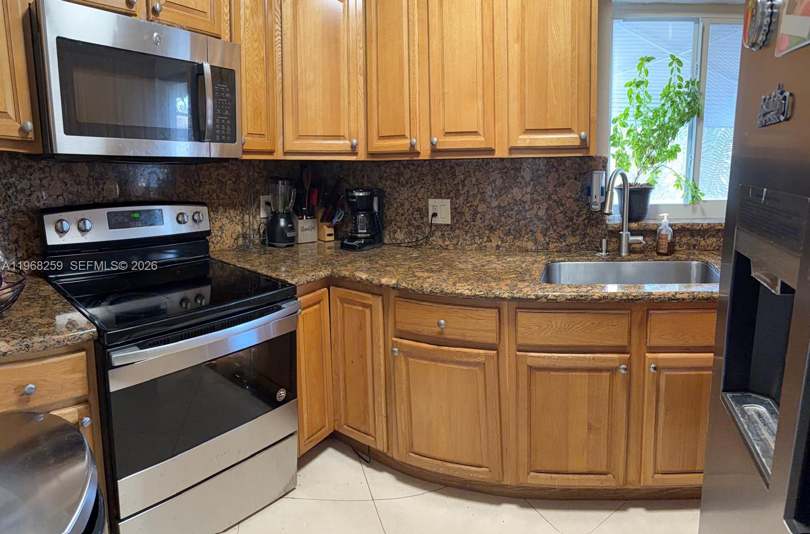 3121 SW 21st Ter Miami, FL 33145