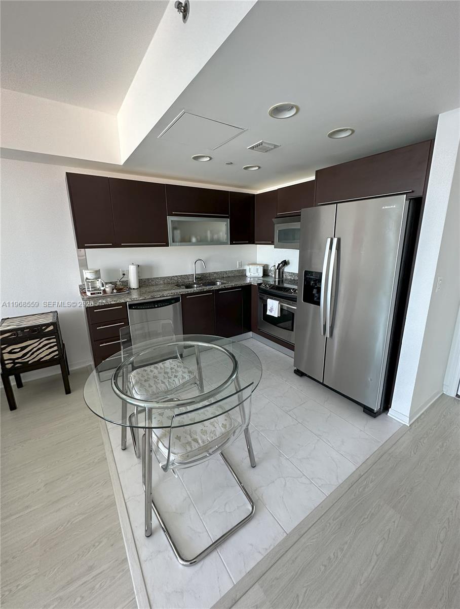 image The Plaza on Brickell West6