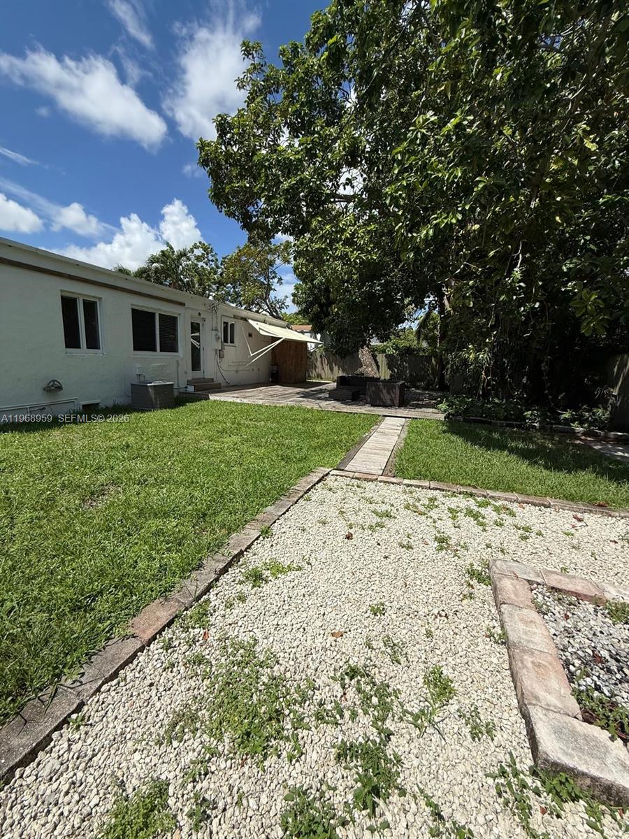 235 NE 46th St Miami, FL 33137