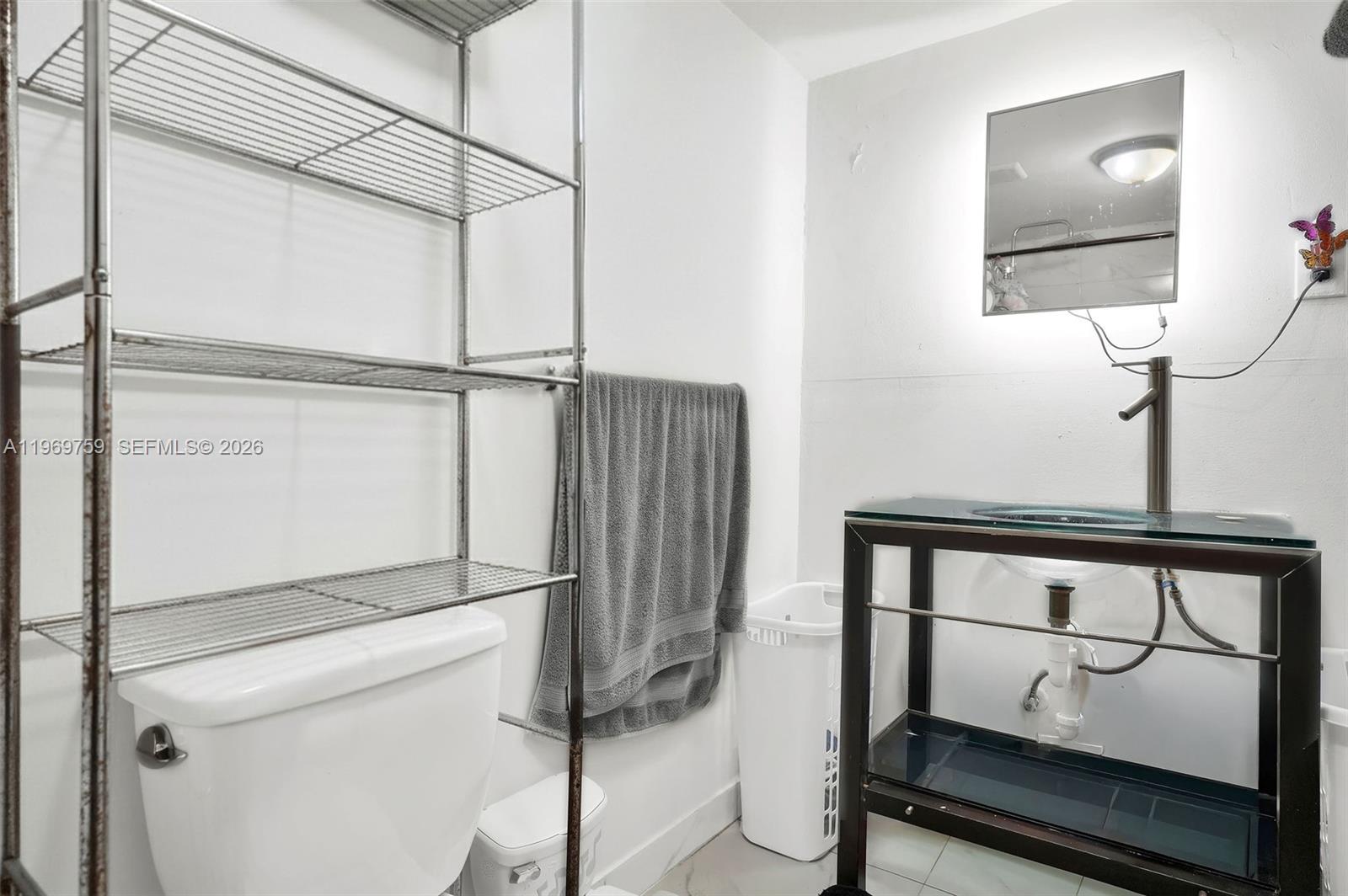 2104 NW 1st Ter Miami, FL 33125