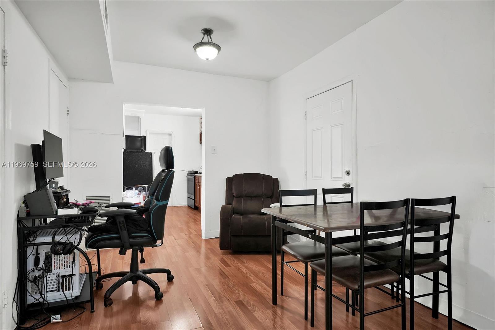 2104 NW 1st Ter Miami, FL 33125