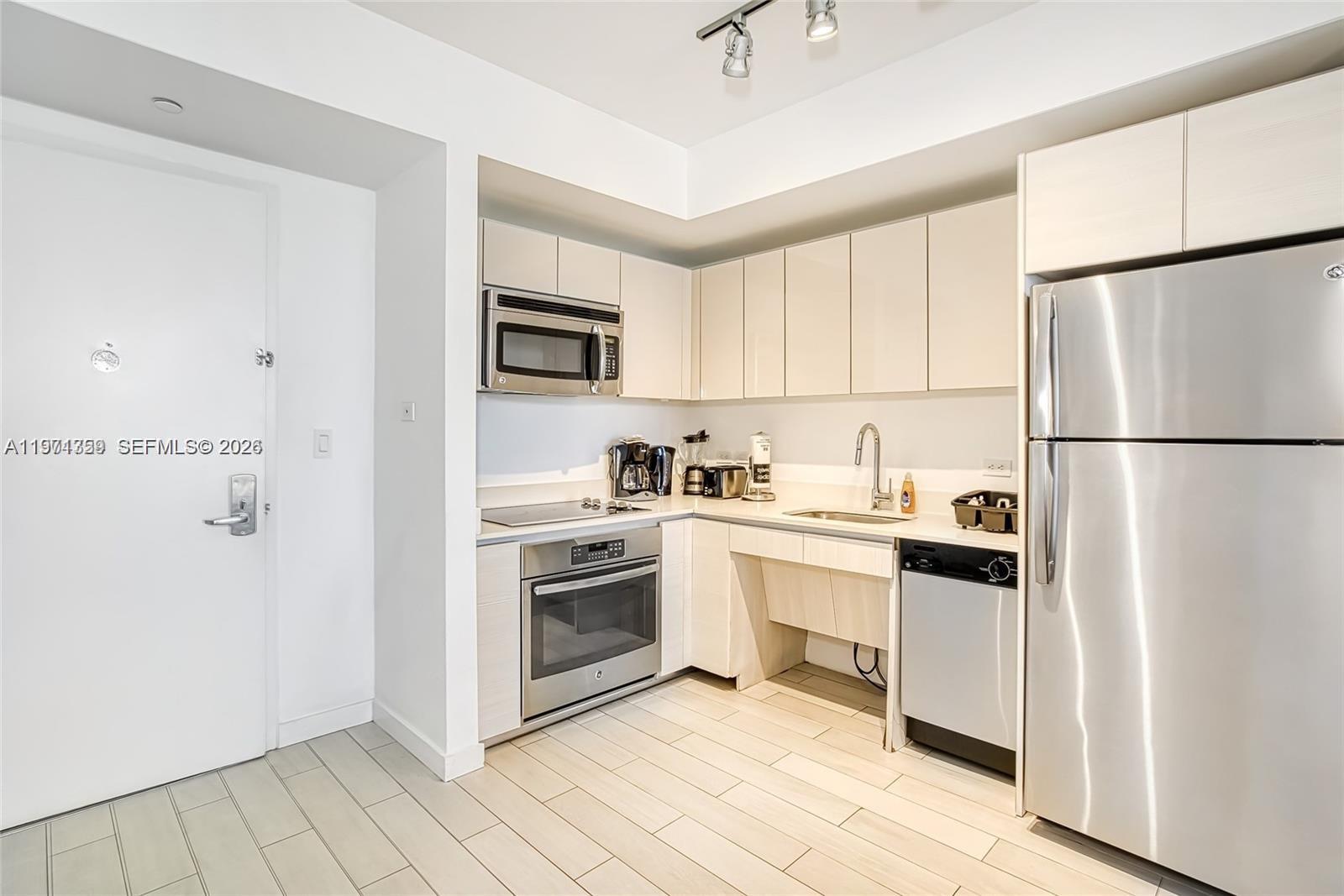 image Beachwalk Condominium19