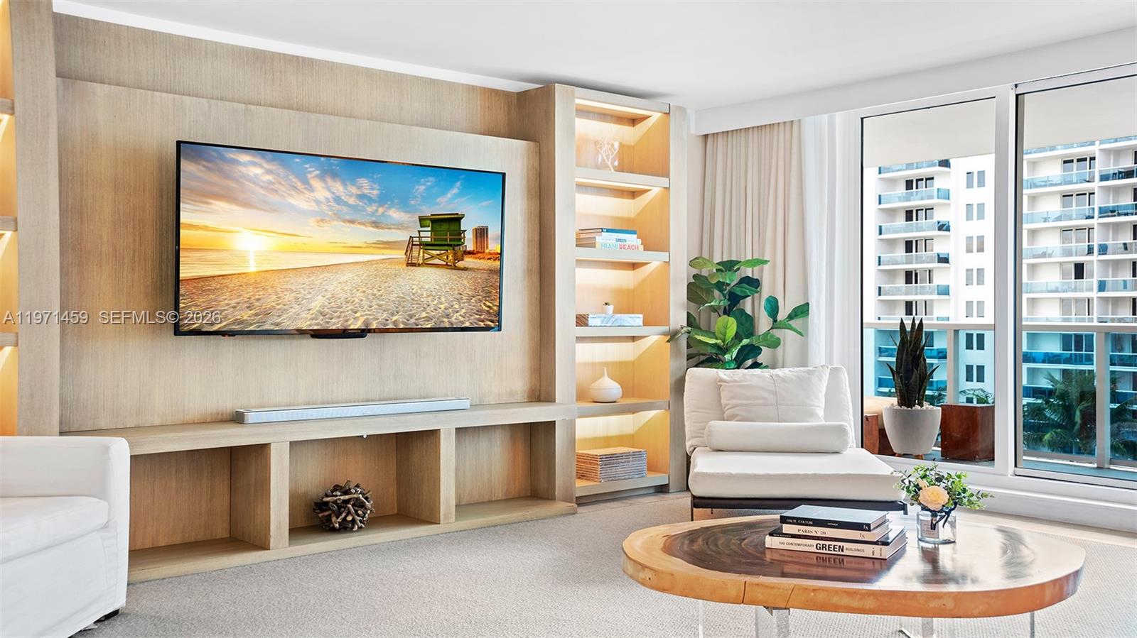 102 24th St #904 Miami Beach, FL 33139