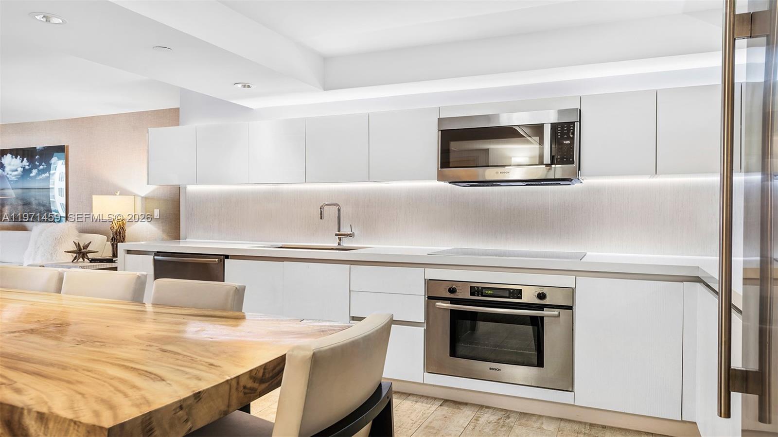 102 24th St #904 Miami Beach, FL 33139