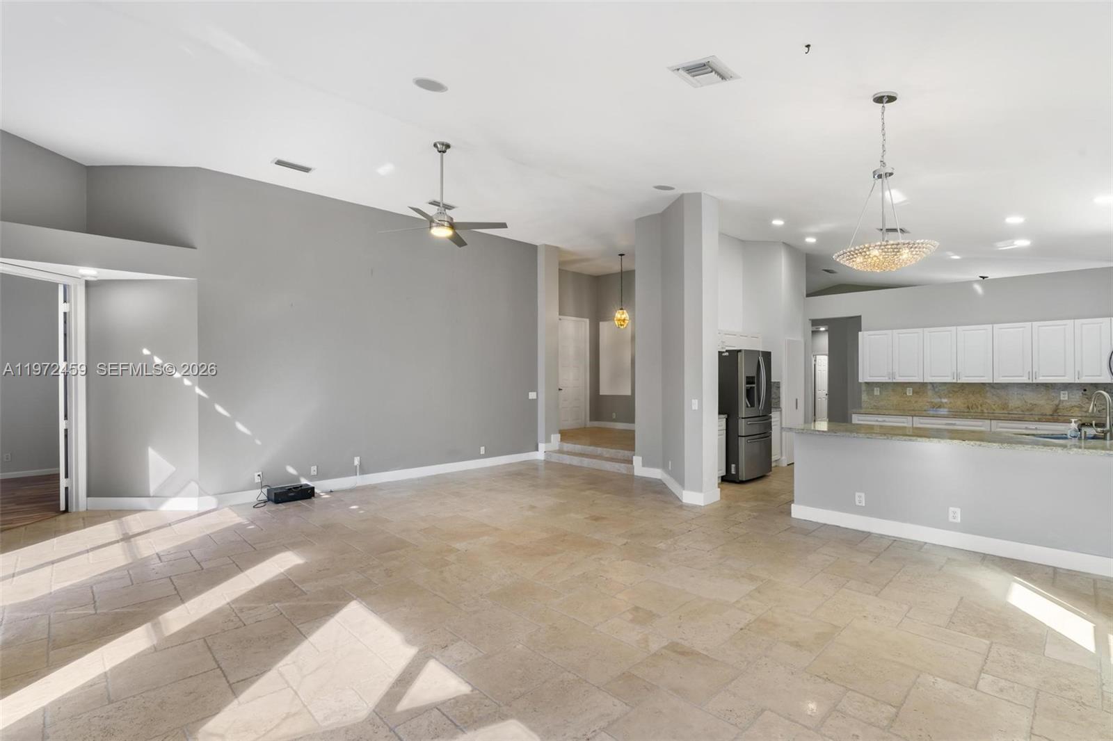 1140 W Bel Aire Dr W #1140 Pembroke Pines, FL 33027