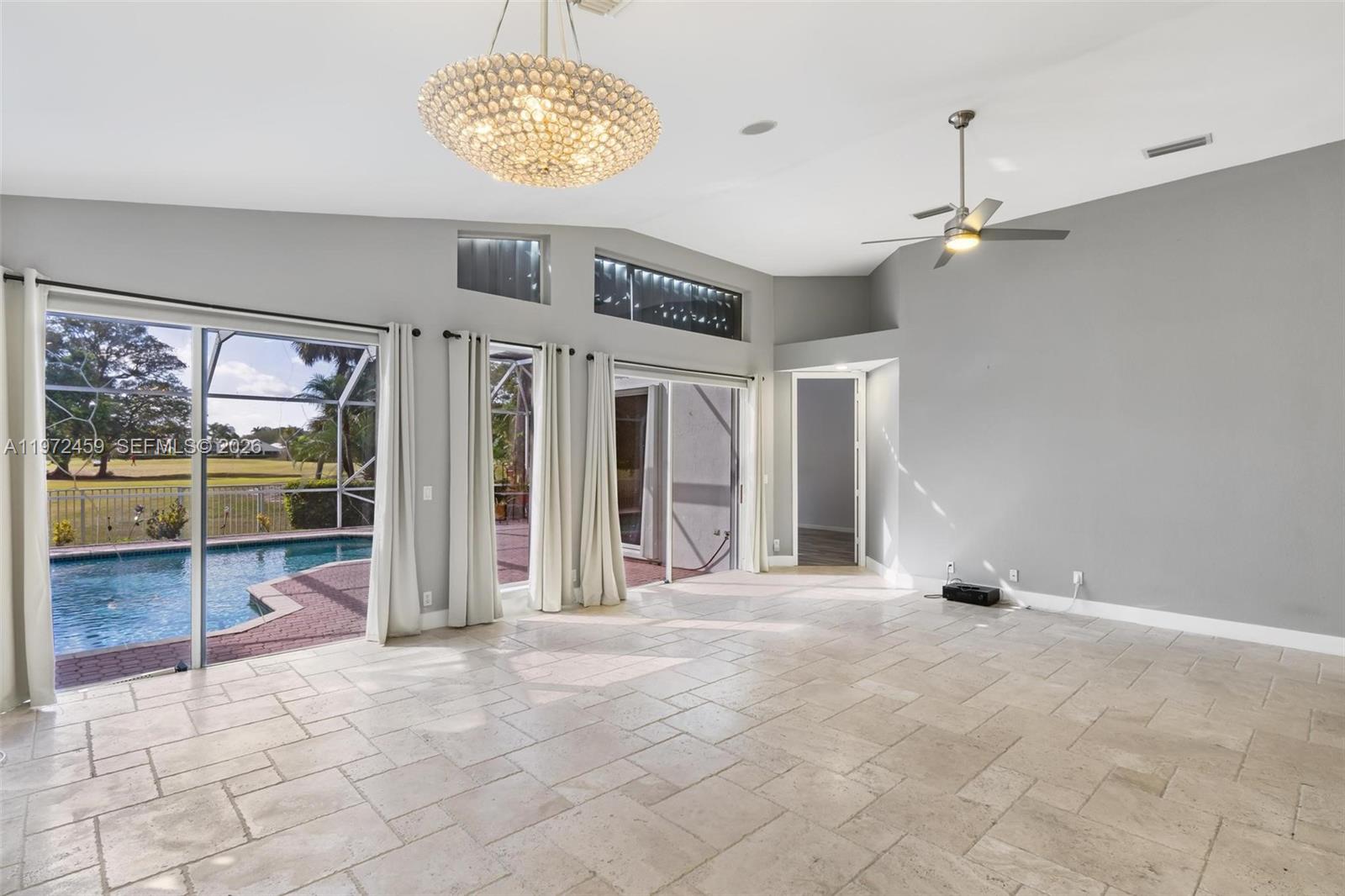 1140 W Bel Aire Dr W #1140 Pembroke Pines, FL 33027