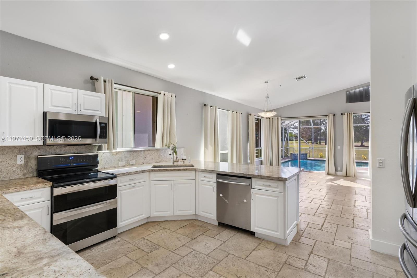 1140 W Bel Aire Dr W #1140 Pembroke Pines, FL 33027