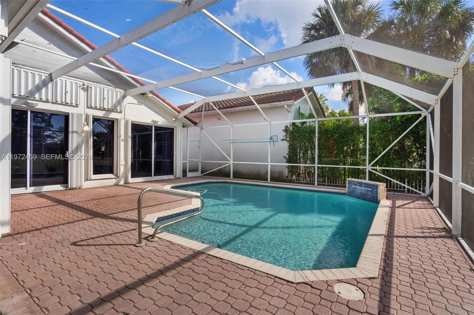 1140 W Bel Aire Dr W #1140 Pembroke Pines, FL 33027