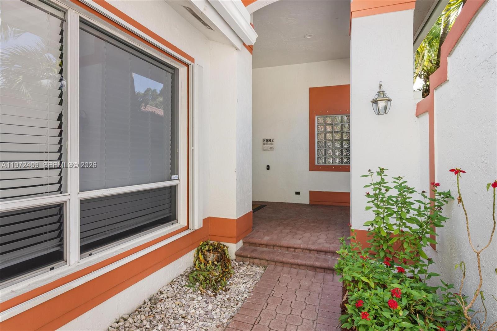 1140 W Bel Aire Dr W #1140 Pembroke Pines, FL 33027