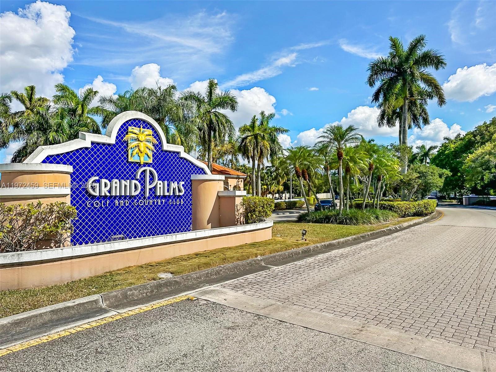 1140 W Bel Aire Dr W #1140 Pembroke Pines, FL 33027