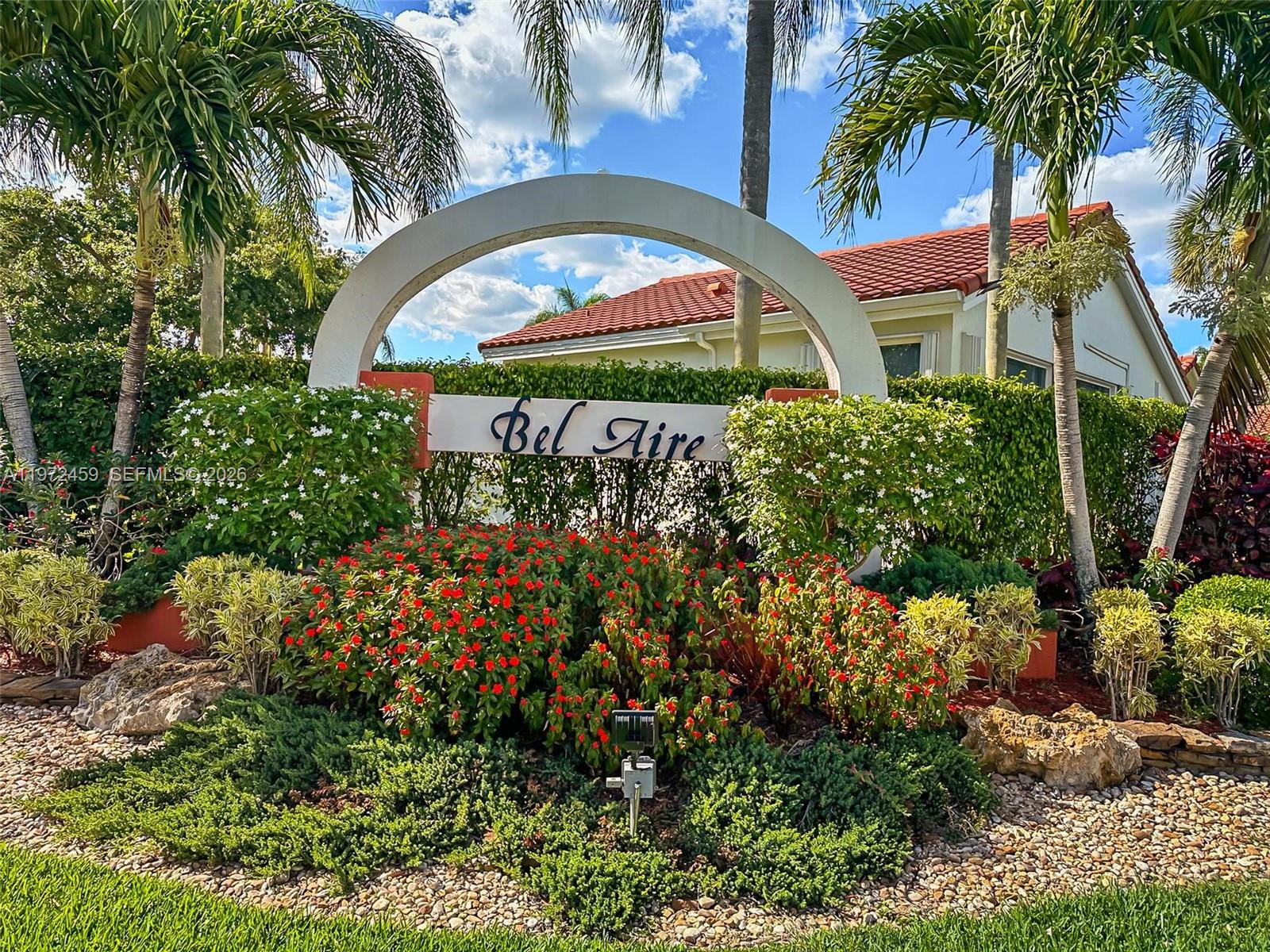 1140 W Bel Aire Dr W #1140 Pembroke Pines, FL 33027