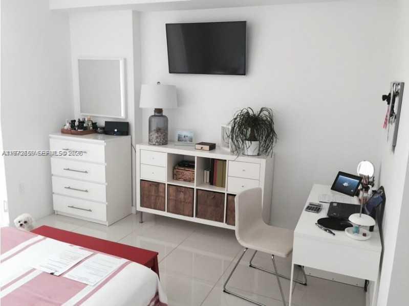 image Axis on Brickell North3