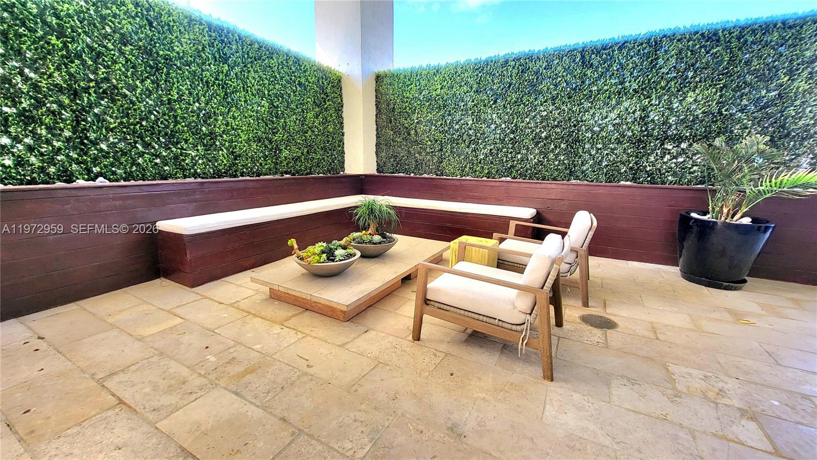 image Beach Club 120