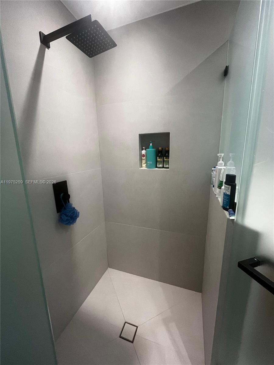 735 Crandon Blvd #303 Key Biscayne, FL 33149