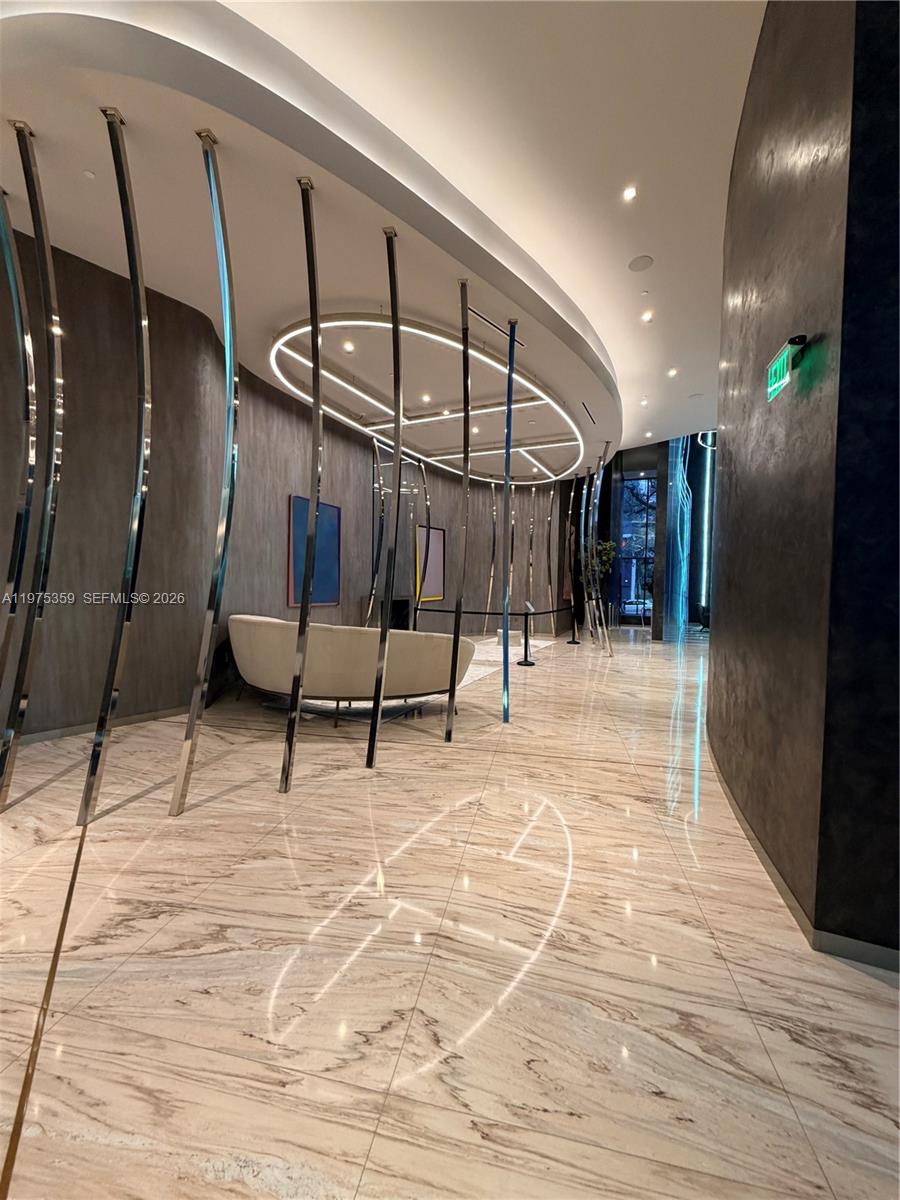 image Brickell Flatiron10