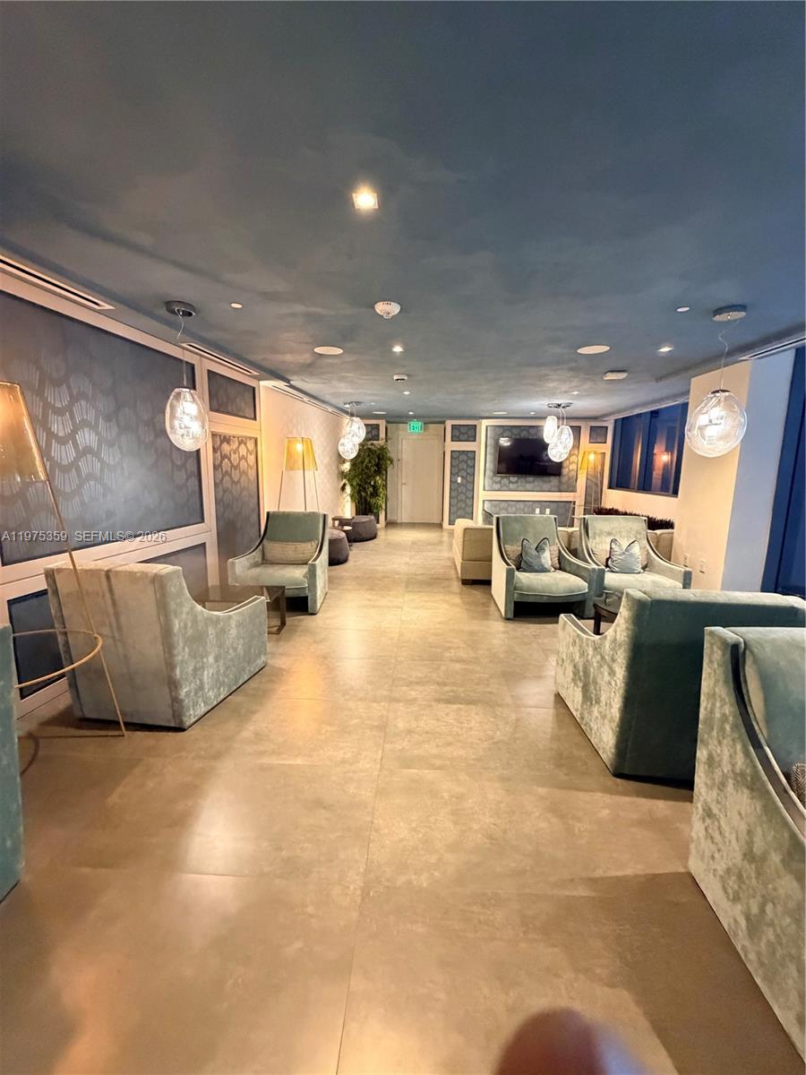 image Brickell Flatiron47